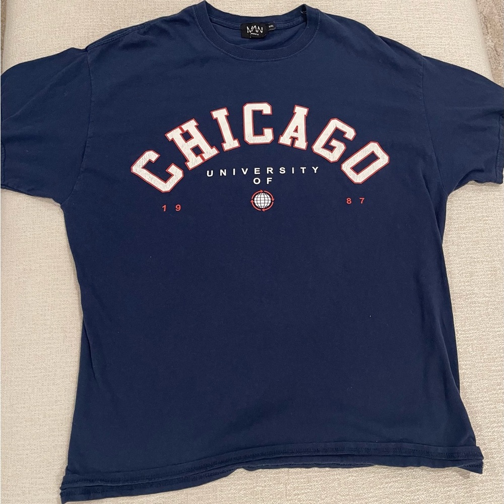 Boohoo MAN vintage University of Chicago T Shirt size XL